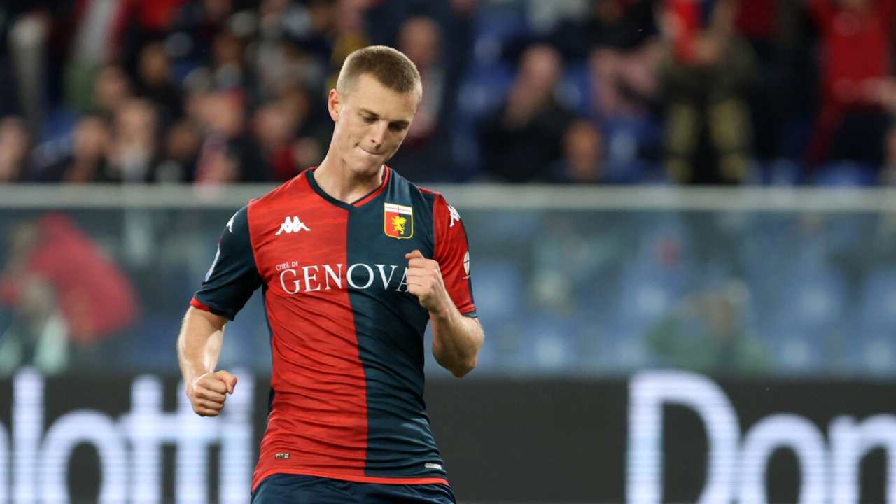 Duello tra Como e Genoa