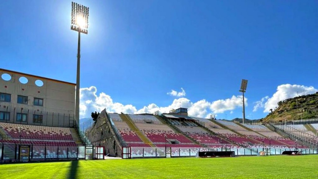 Messina: primo step per l’iscrizione al prossimo campionato, arriva l’ok per lo stadio